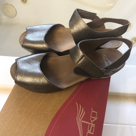 Dansko sandals - Picture 2 of 5